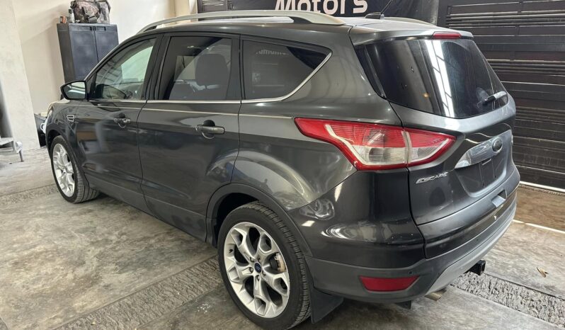 
								Ford Escape Titanium 2015 lleno									