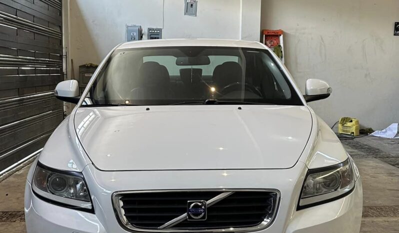 
								Volvo S40 2010 lleno									