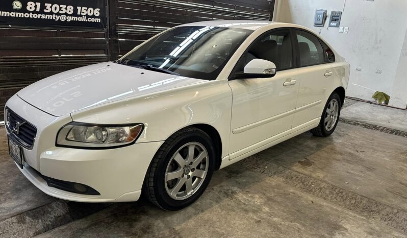 
								Volvo S40 2010 lleno									