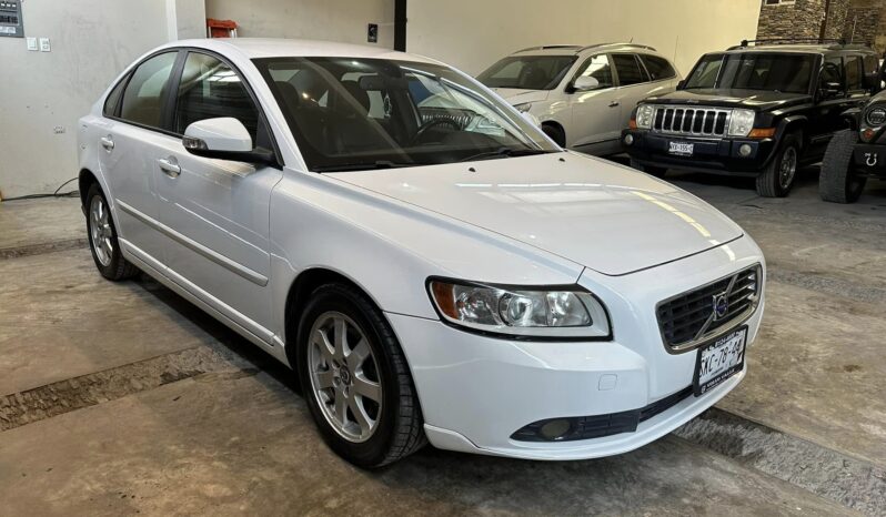 
								Volvo S40 2010 lleno									