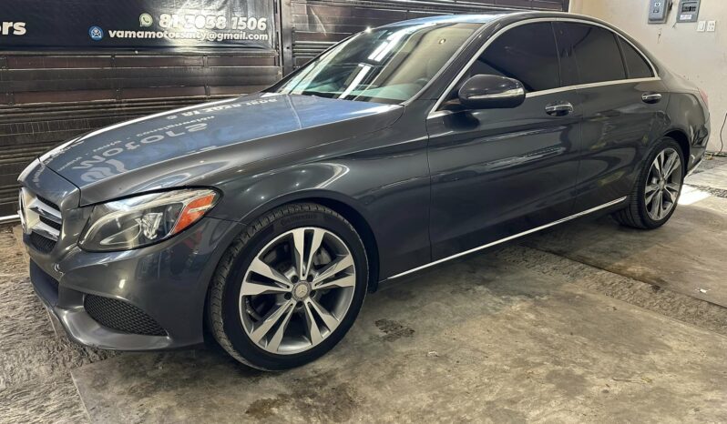 
								Mercedes Benz C300 2015 lleno									