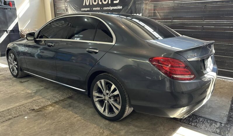 
								Mercedes Benz C300 2015 lleno									