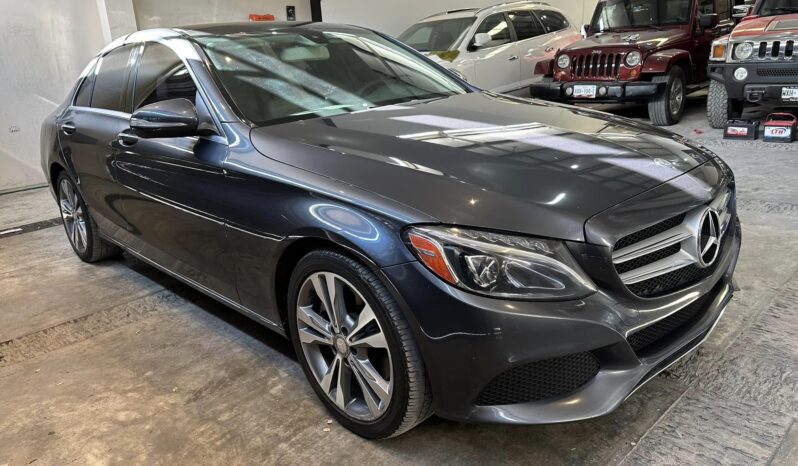 
								Mercedes Benz C300 2015 lleno									