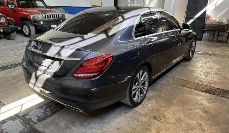 
								Mercedes Benz C300 2015 lleno									