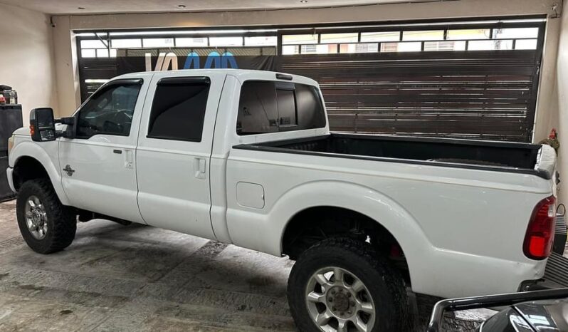 
								Ford f350 lariat super duty 2011 lleno									