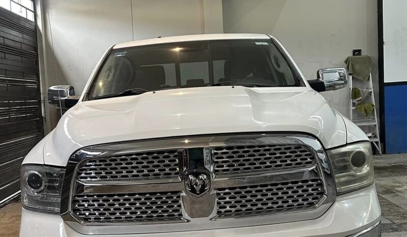 
								Dodge Ram Laramie 1500 2013 lleno									