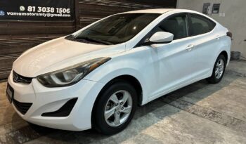 
									Hyundai Elantra 2015 lleno								