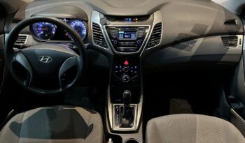 
									Hyundai Elantra 2015 lleno								