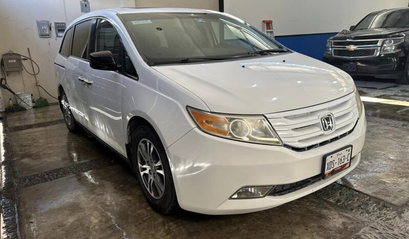 
								Honda Odyssey 2011 lleno									