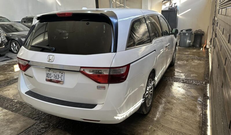 
								Honda Odyssey 2011 lleno									