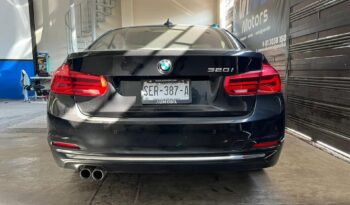 
									BMW 320i 2016 lleno								